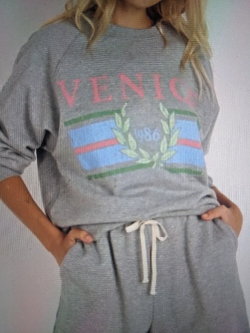 SHOW ME YOUR MUMU  Oversized Graphic Sweatshirt